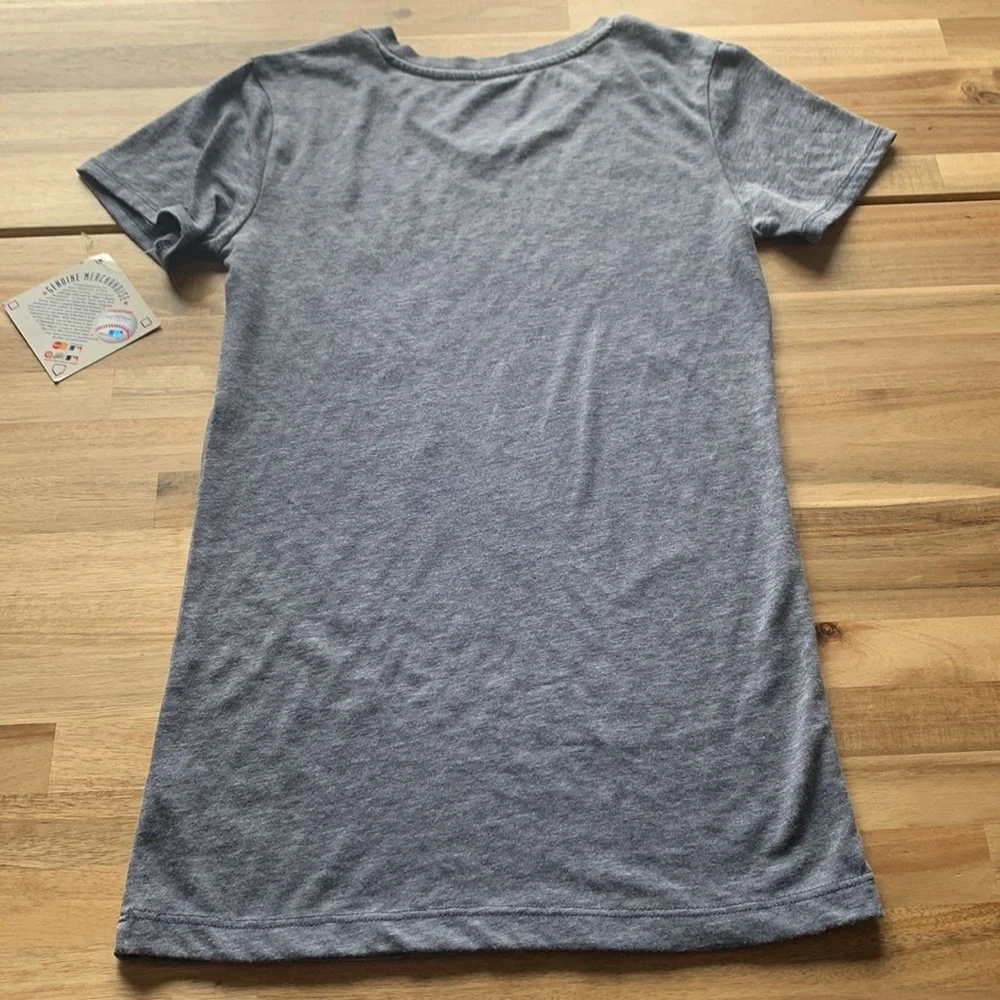 NWT! Genuine Merchandise Girl’s New York Yankees T-Shirt - Size 10/12